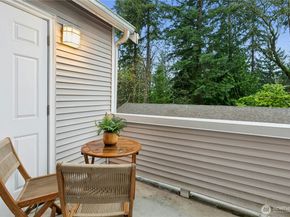 601 12th Avenue NW E4, Issaquah WA 98027