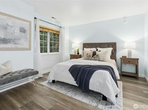 601 12th Avenue NW E4, Issaquah WA 98027