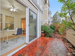 4133 224th Lane SE 103, Issaquah WA 98029