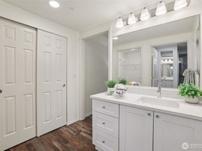 4133 224th Lane SE 103, Issaquah WA 98029