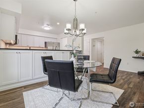 4133 224th Lane SE 103, Issaquah WA 98029