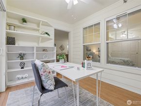 4133 224th Lane SE 103, Issaquah WA 98029