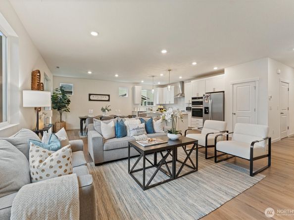 28015 40th Place S, Auburn WA 98001