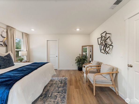 28015 40th Place S, Auburn WA 98001