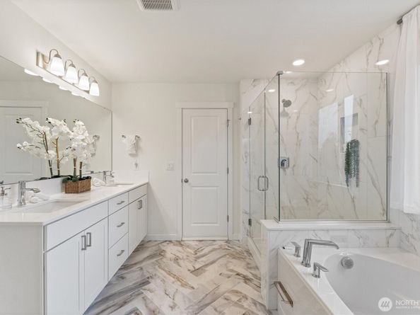 28015 40th Place S, Auburn WA 98001