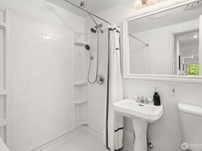 12439 NE Totem Lake Way 106, Kirkland WA 98034