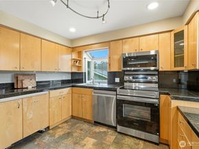 32130 27th Avenue SW, Federal Way WA 98023