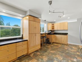 32130 27th Avenue SW, Federal Way WA 98023