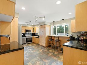 32130 27th Avenue SW, Federal Way WA 98023