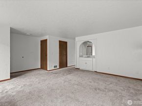 12600 4th Avenue W 7H, Everett WA 98204