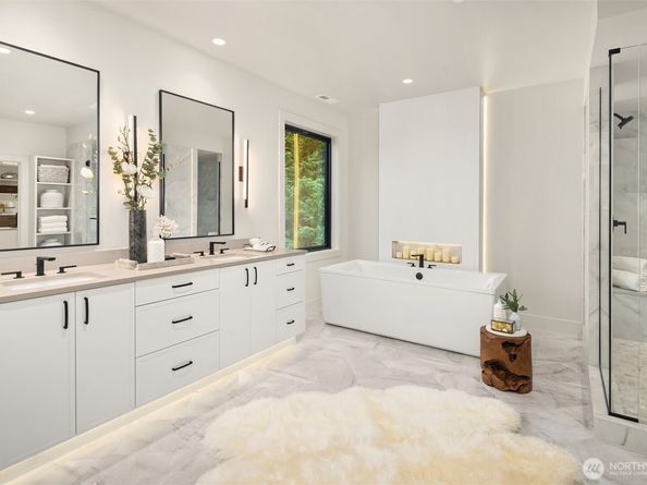 12905 SE 4th Place, Bellevue WA 98005