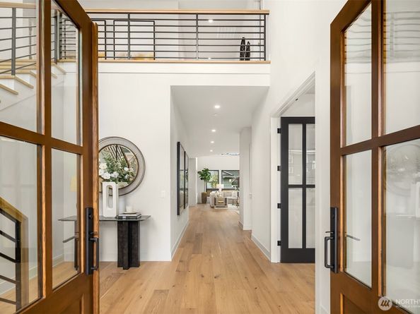 12905 SE 4th Place, Bellevue WA 98005