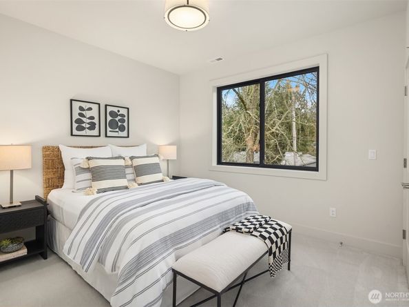 12905 SE 4th Place, Bellevue WA 98005