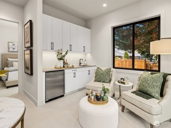 12905 SE 4th Place, Bellevue WA 98005