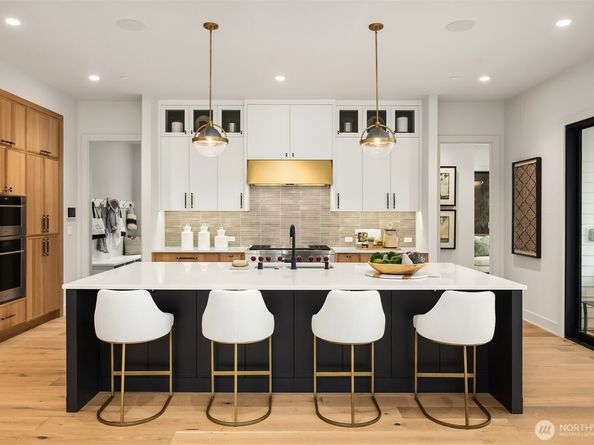 12905 SE 4th Place, Bellevue WA 98005