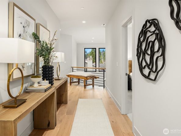 12905 SE 4th Place, Bellevue WA 98005