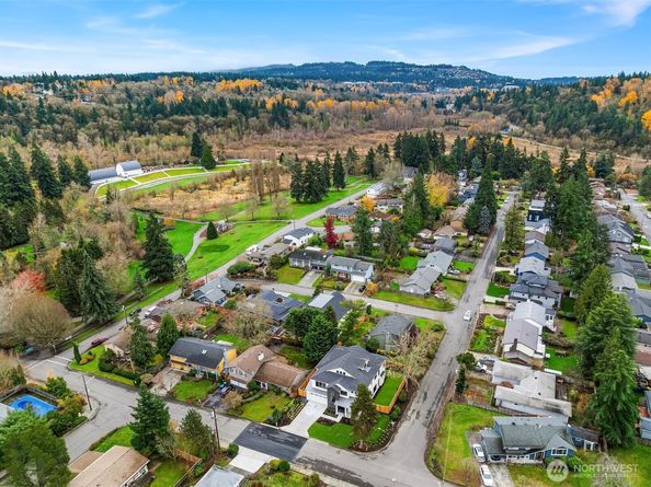 12905 SE 4th Place, Bellevue WA 98005