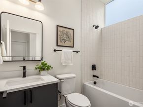 13546 39th Avenue NE, Seattle WA 98125