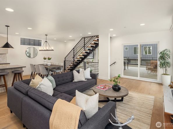 13546 39th Avenue NE, Seattle WA 98125