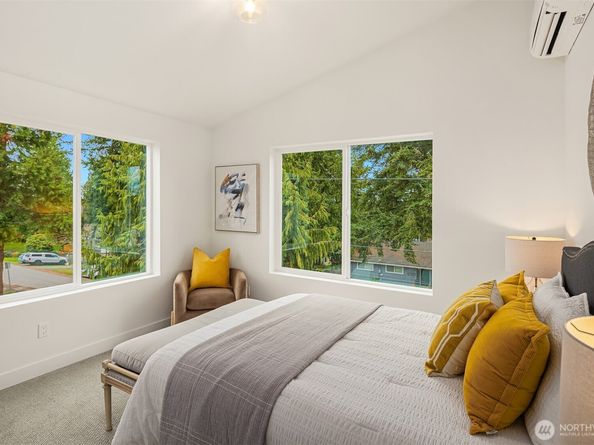 13546 39th Avenue NE, Seattle WA 98125