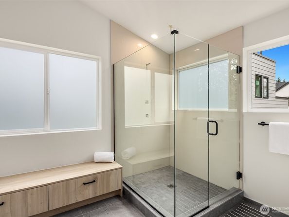 13546 39th Avenue NE, Seattle WA 98125