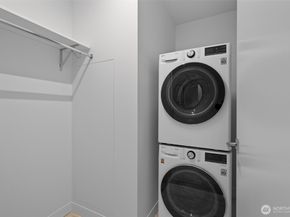 889 Avenue Square NE 607, Bellevue WA 98004