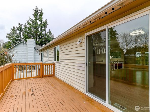 12725 Roosevelt Way NE, Seattle WA 98125