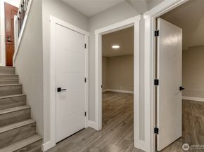 12725 Roosevelt Way NE, Seattle WA 98125