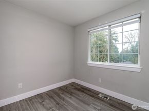 12725 Roosevelt Way NE, Seattle WA 98125