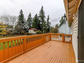 12725 Roosevelt Way NE, Seattle WA 98125