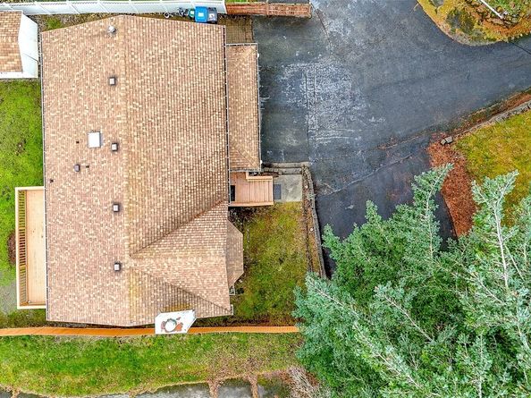 12725 Roosevelt Way NE, Seattle WA 98125