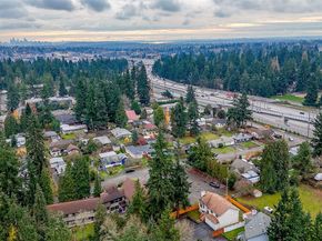 12725 Roosevelt Way NE, Seattle WA 98125