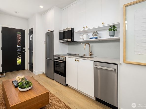 3606 Francis Avenue N, Seattle WA 98103