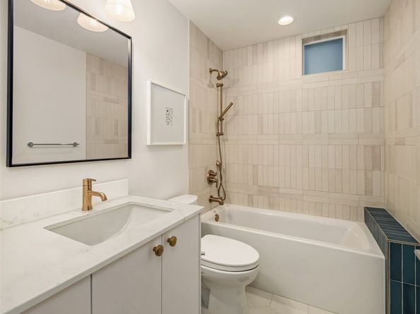 3606 Francis Avenue N, Seattle WA 98103