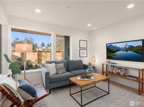 9225 B Densmore Avenue N, Seattle WA 98103