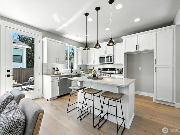 201 156th Place SW MG 13, Lynnwood WA 98087