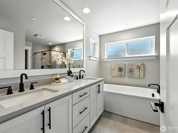 201 156th Place SW MG 13, Lynnwood WA 98087