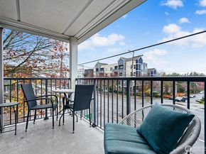 9200 Greenwood Avenue N 104, Seattle WA 98103