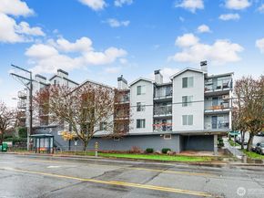 9200 Greenwood Avenue N 104, Seattle WA 98103