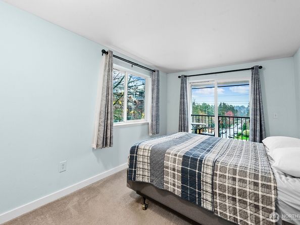 9200 Greenwood Avenue N 104, Seattle WA 98103