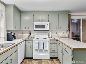 302 1st Avenue E, Pacific WA 98047