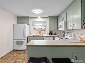 302 1st Avenue E, Pacific WA 98047