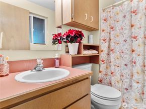 302 1st Avenue E, Pacific WA 98047