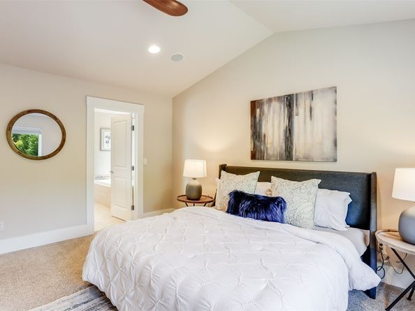 5120 NE 9th Place, Renton WA 98059