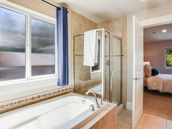 5120 NE 9th Place, Renton WA 98059