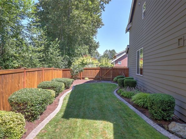 5120 NE 9th Place, Renton WA 98059