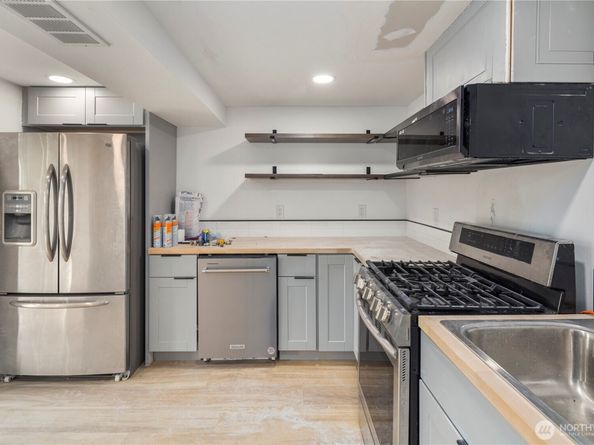 900 NE 105th St, Seattle WA 98125