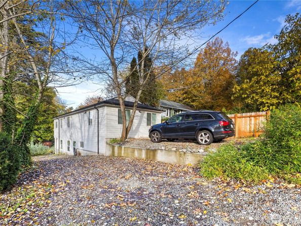 900 NE 105th St, Seattle WA 98125