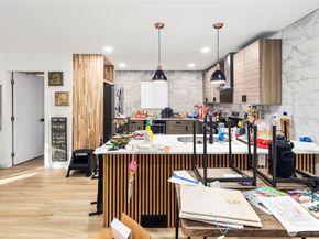 900 NE 105th St, Seattle WA 98125