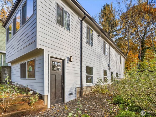 900 NE 105th St, Seattle WA 98125